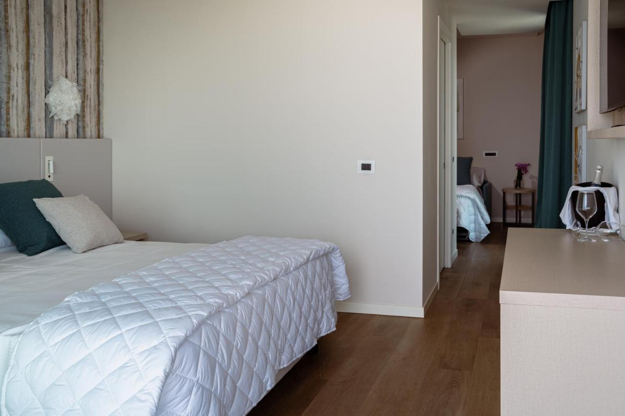 Hotel Galassia Suites & Spa Lido di Jesolo Exterior foto