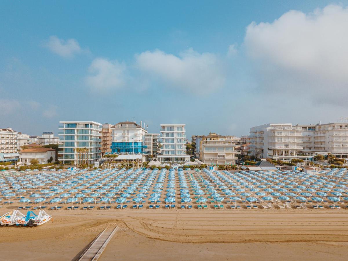 Hotel Galassia Suites & Spa Lido di Jesolo Exterior foto