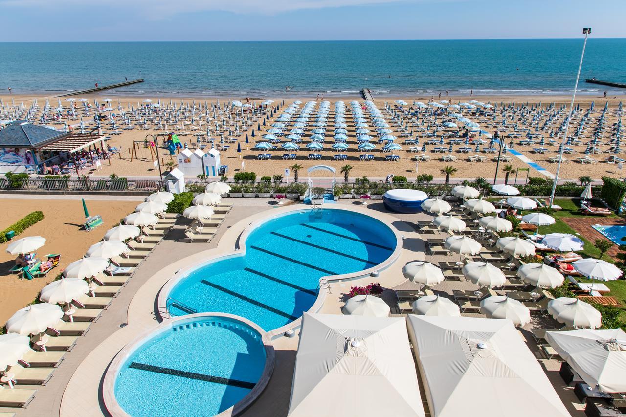 Hotel Galassia Suites & Spa Lido di Jesolo Exterior foto